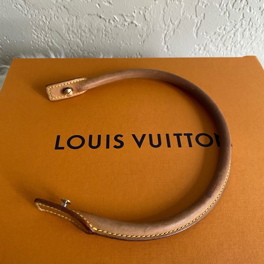 Authentic Louis Vuitton looping p.m. strap